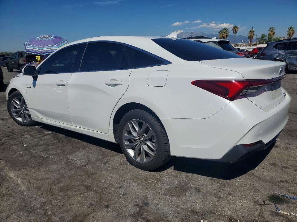 2020 TOYOTA AVALON XLE 2