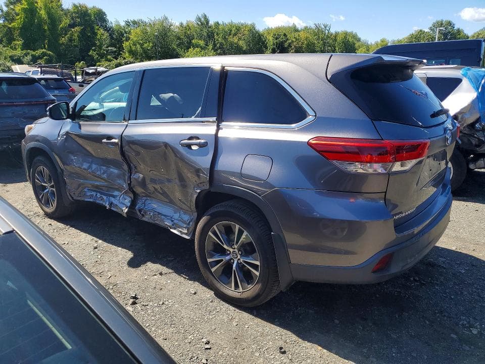 2018 TOYOTA HIGHLANDER LE 2