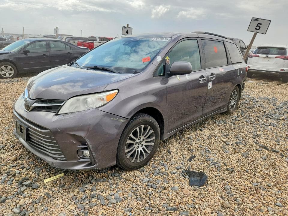 2019 TOYOTA SIENNA XLE 8-PASSENGER