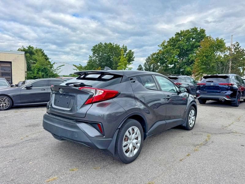 2019 TOYOTA C-HR LE 4