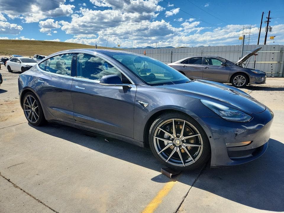 2018 TESLA MODEL 3 4