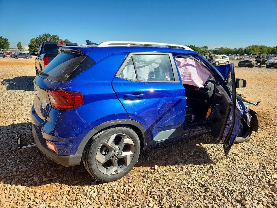 2022 HYUNDAI VENUE SEL 3