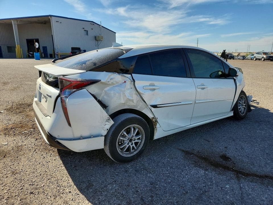 2018 TOYOTA PRIUS THREE 3