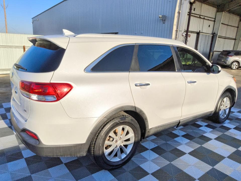 2017 KIA SORENTO LX 3