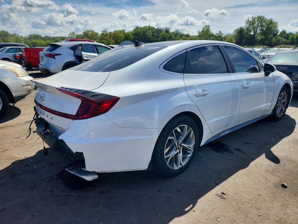 2022 HYUNDAI SONATA SEL 3