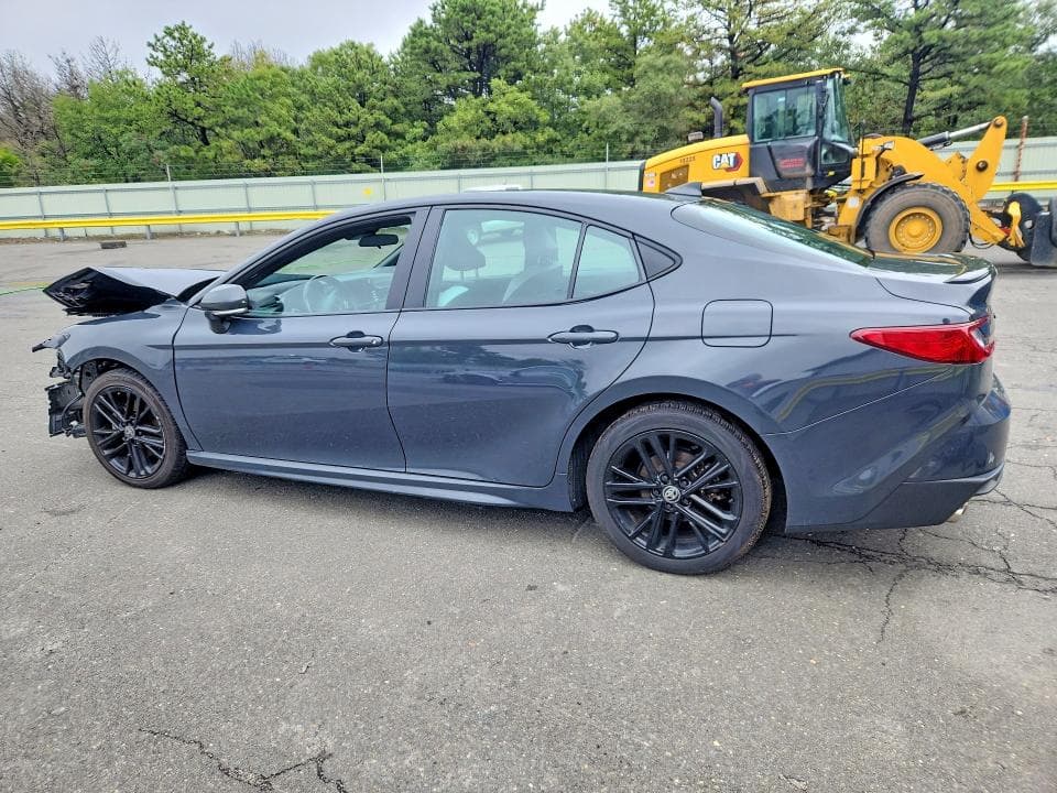 2025 TOYOTA CAMRY SE 2