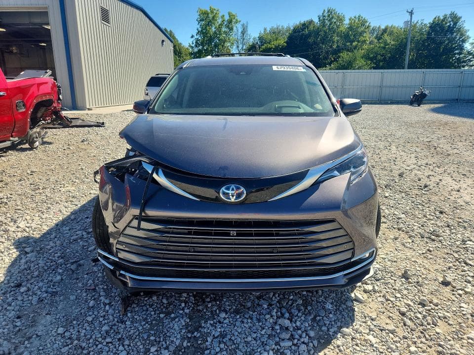 2024 TOYOTA SIENNA PLATINUM 7-PASSENGER 5
