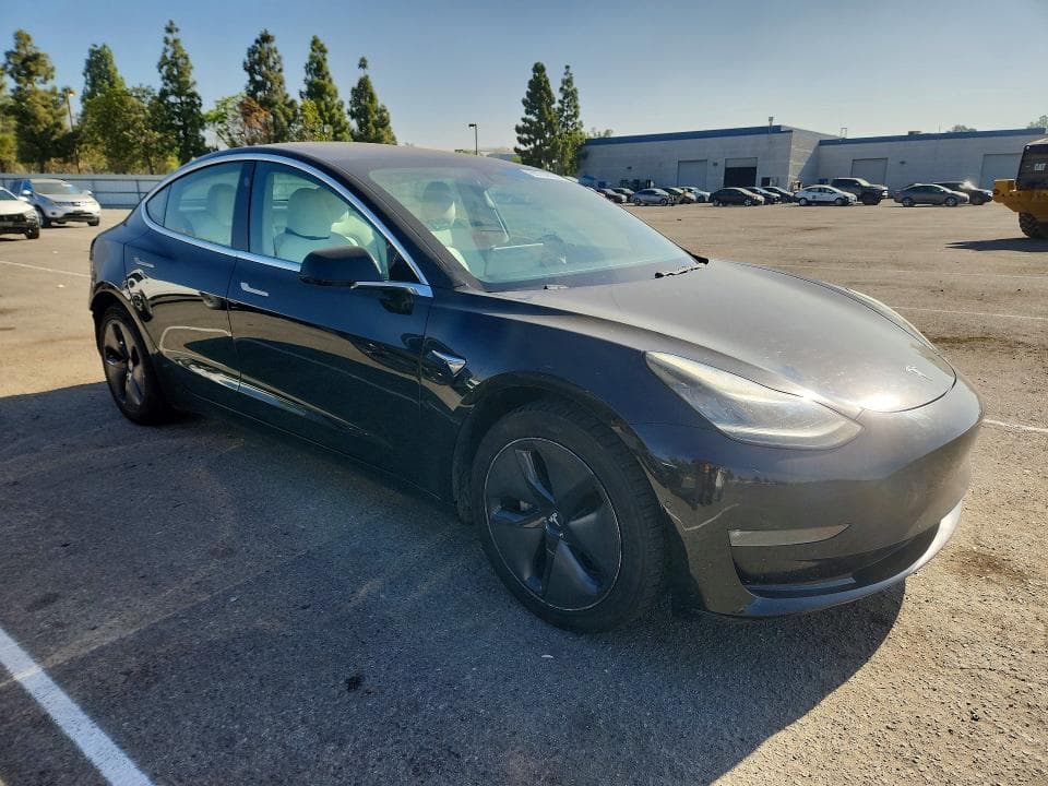 2018 TESLA MODEL 3 4