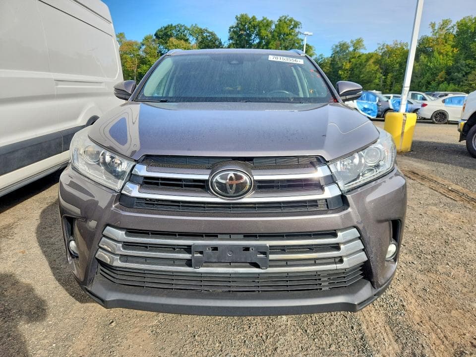 2018 TOYOTA HIGHLANDER LIMITED 5