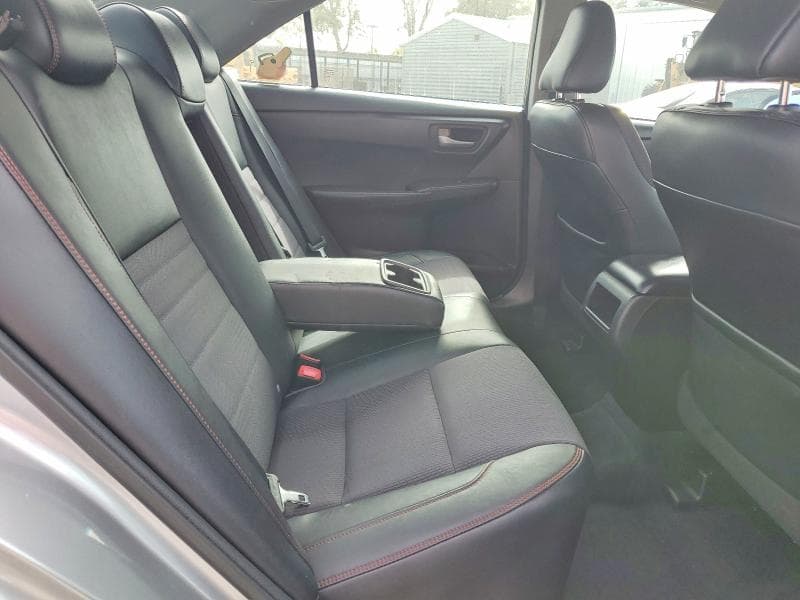 2017 TOYOTA CAMRY SE 10