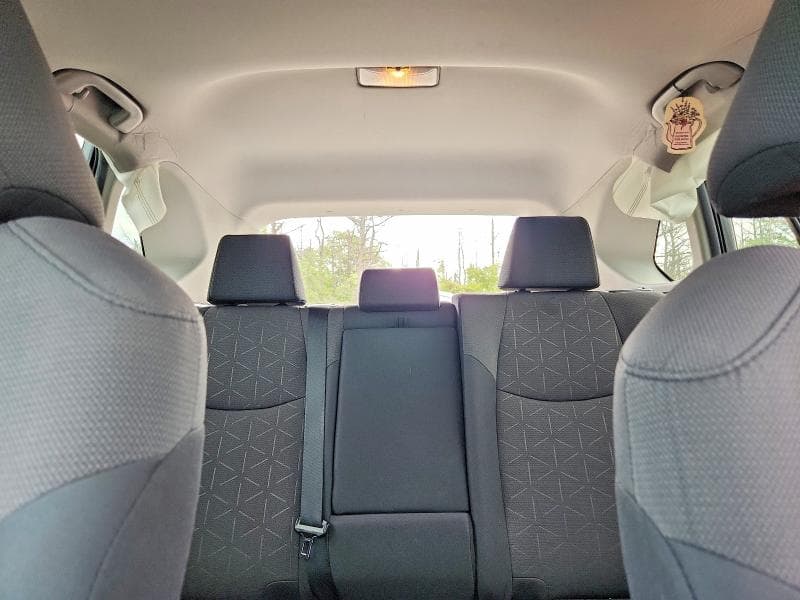 2019 TOYOTA RAV4 XLE 10