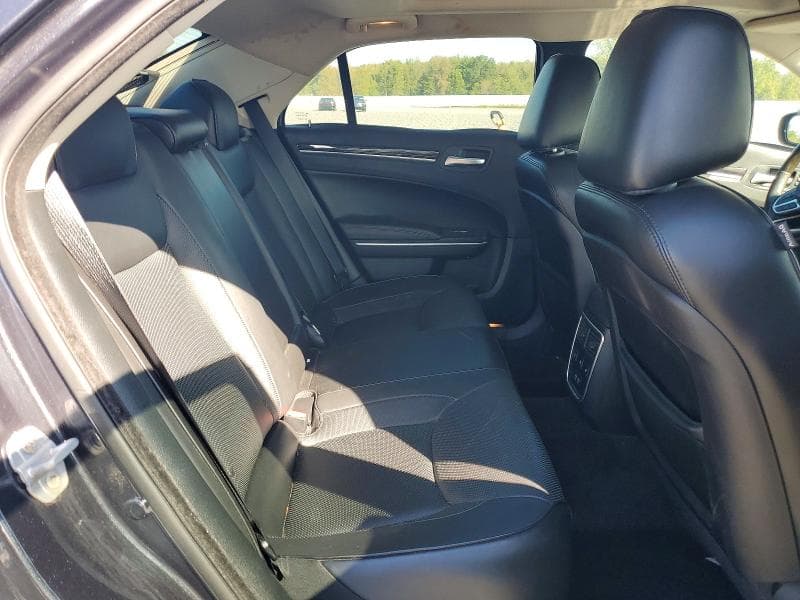 2017 CHRYSLER 300C 10