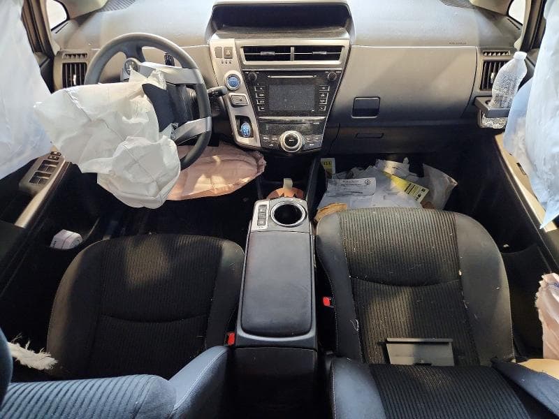 2017 TOYOTA PRIUS V TWO 8