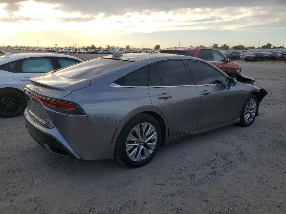2021 TOYOTA MIRAI XLE 3