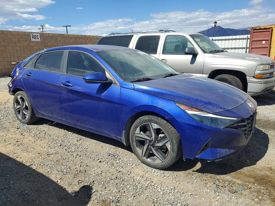 2023 HYUNDAI ELANTRA SEL 4