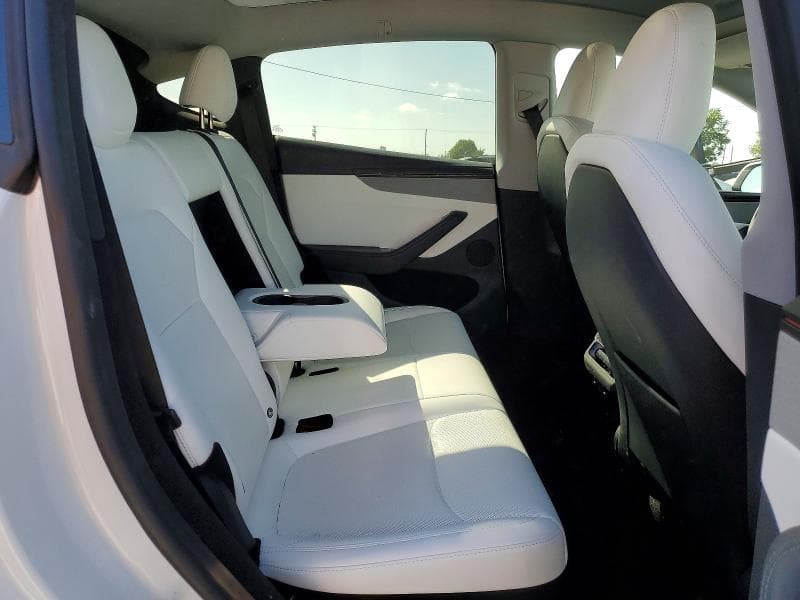 2026 TESLA MODEL Y 10