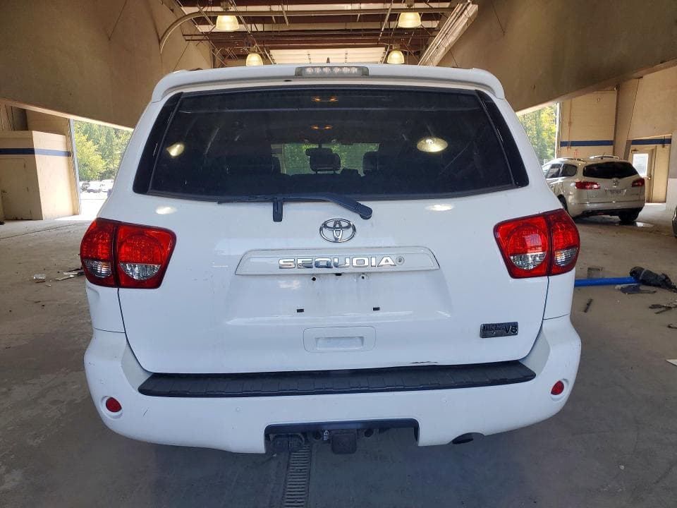 2017 TOYOTA SEQUOIA SR5 6