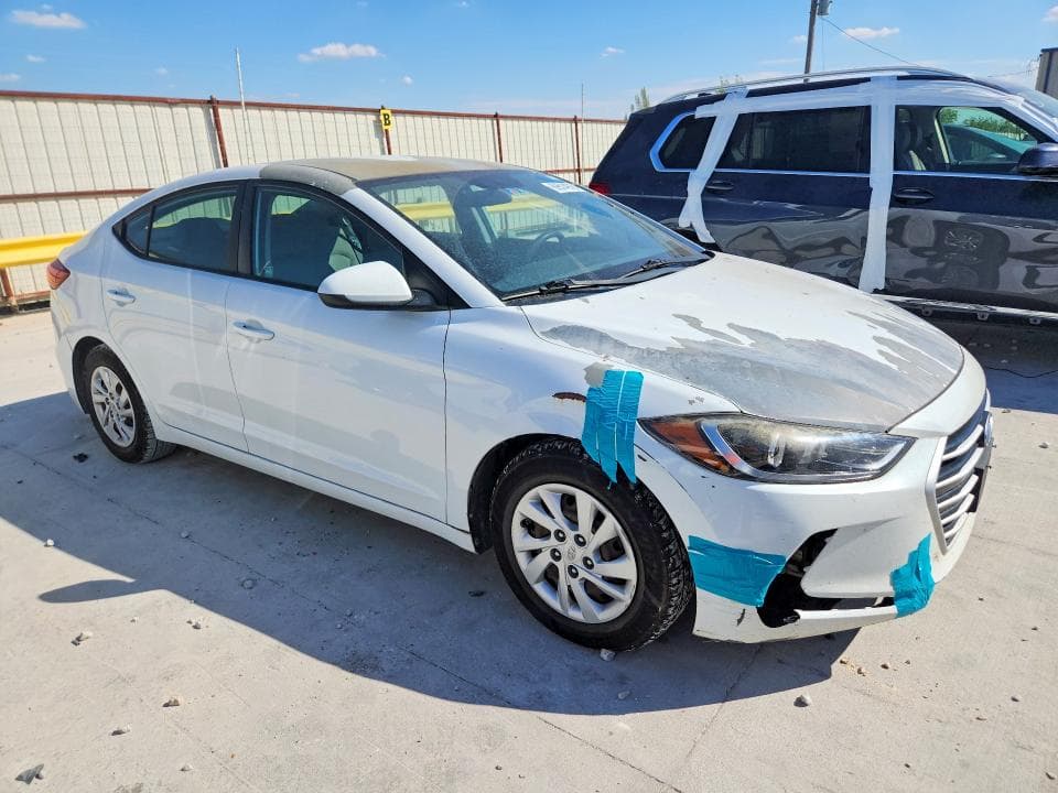 2017 HYUNDAI ELANTRA SE 4