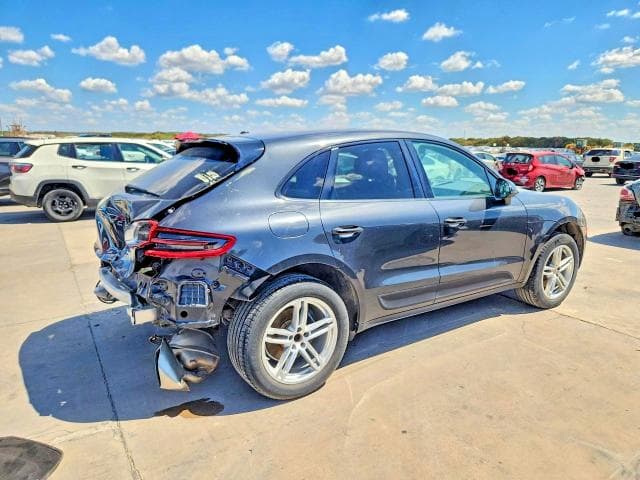 2018 PORSCHE MACAN 3