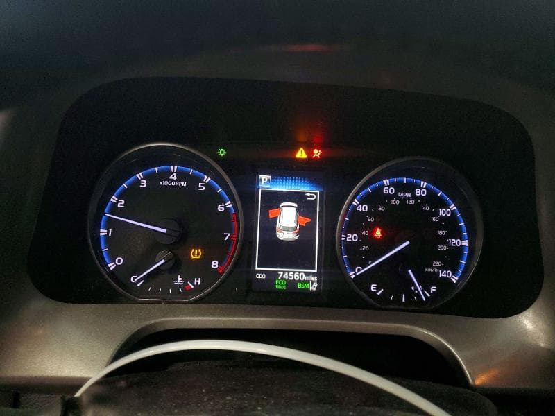 2018 TOYOTA RAV4 XLE 9
