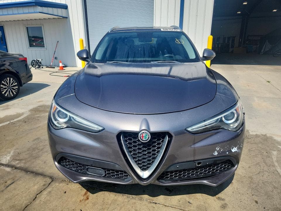 2018 ALFA ROMEO STELVIO 5