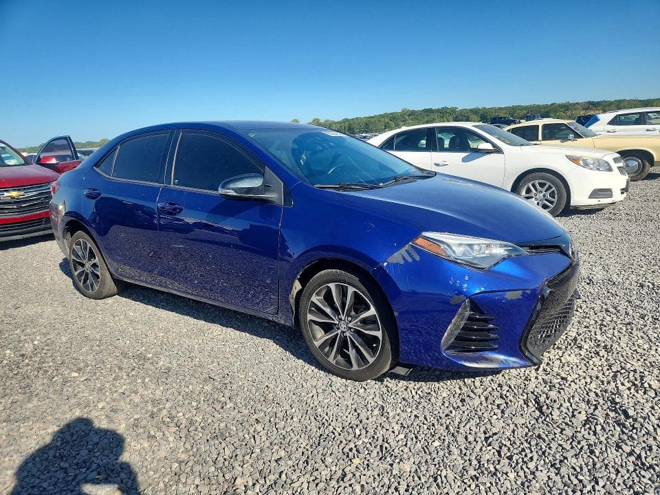 2017 TOYOTA COROLLA SE 4