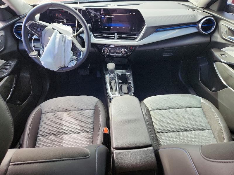 2025 CHEVROLET TRAX 1LT 8