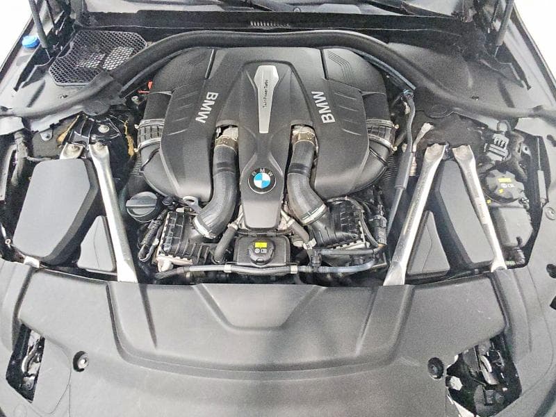 2019 BMW 750 XI 11