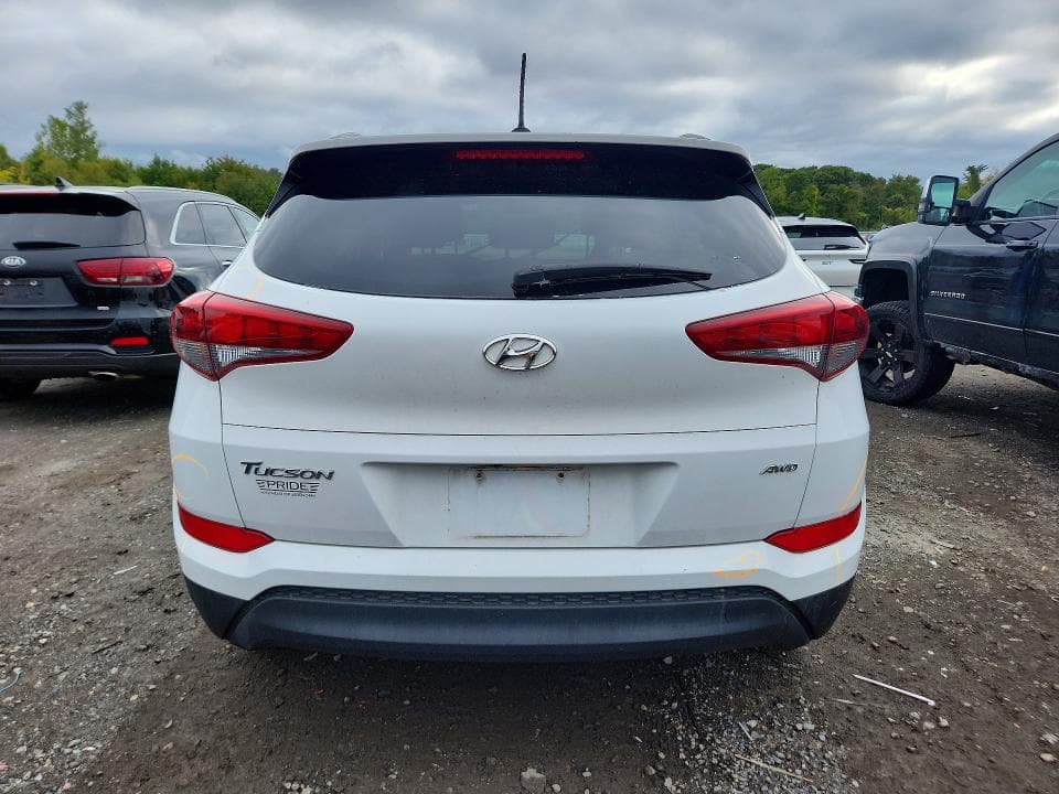2017 HYUNDAI TUCSON SE 6