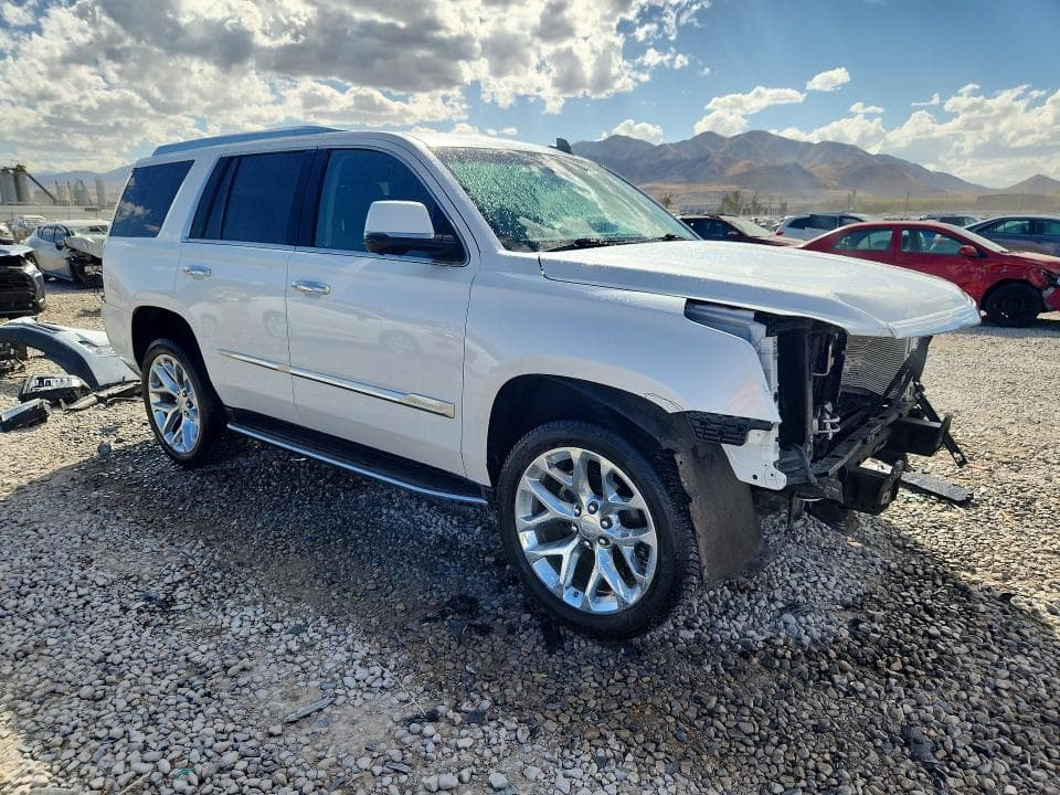 2017 CADILLAC ESCALADE LUXURY 4