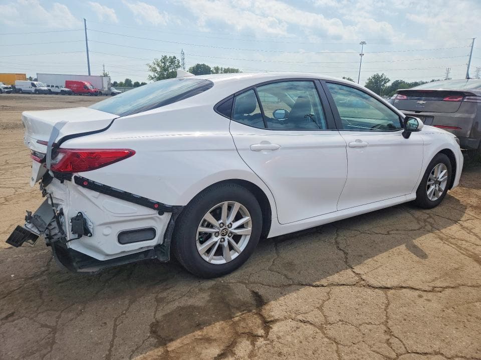 2025 TOYOTA CAMRY LE 3