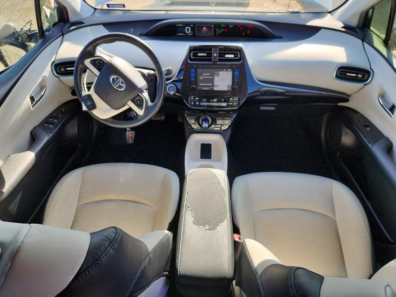 2017 TOYOTA PRIUS FOUR 8