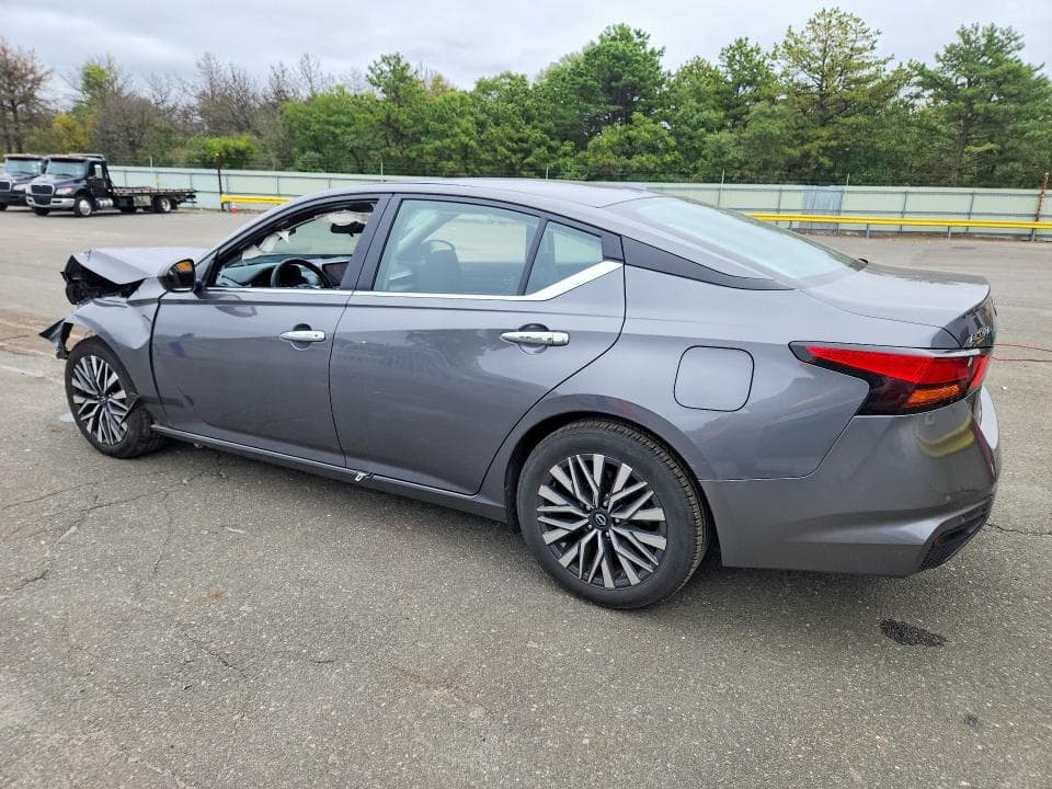 2025 NISSAN ALTIMA SV 2