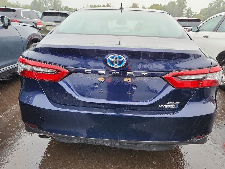 2021 TOYOTA CAMRY XLE 6