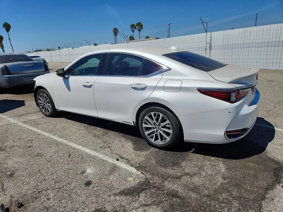 2022 LEXUS ES 300H BASE 2