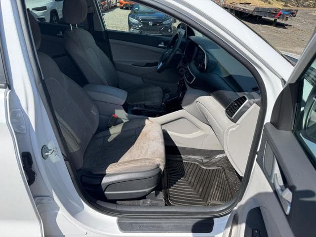 2020 HYUNDAI TUCSON SE 5