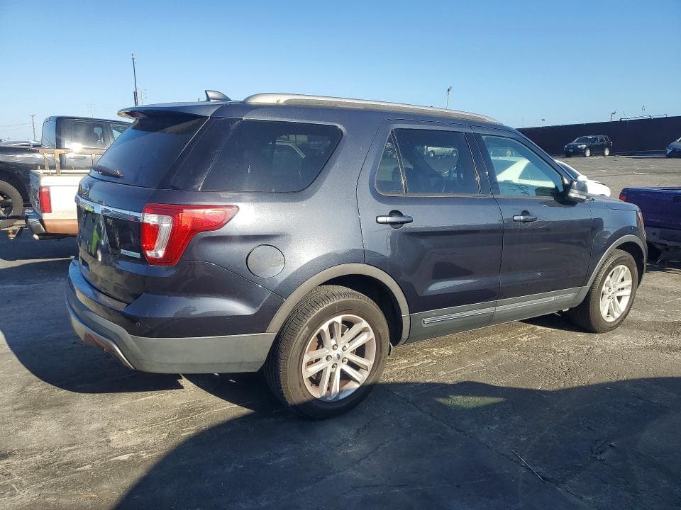 2017 FORD EXPLORER XLT 3
