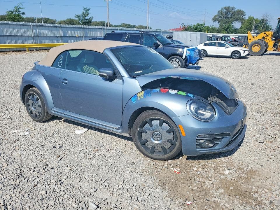2019 VOLKSWAGEN BEETLE S 4