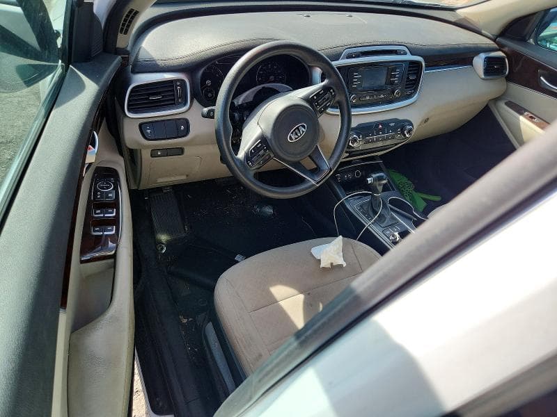 2017 KIA SORENTO LX 8