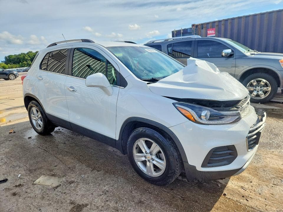 2019 CHEVROLET TRAX 1LT 4