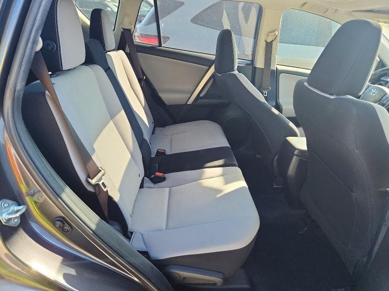2017 TOYOTA RAV4 XLE 10