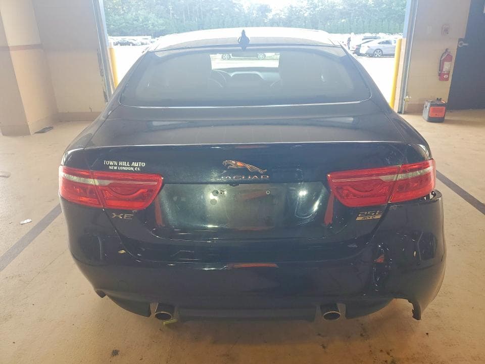 2018 JAGUAR XE PREMIUM 6