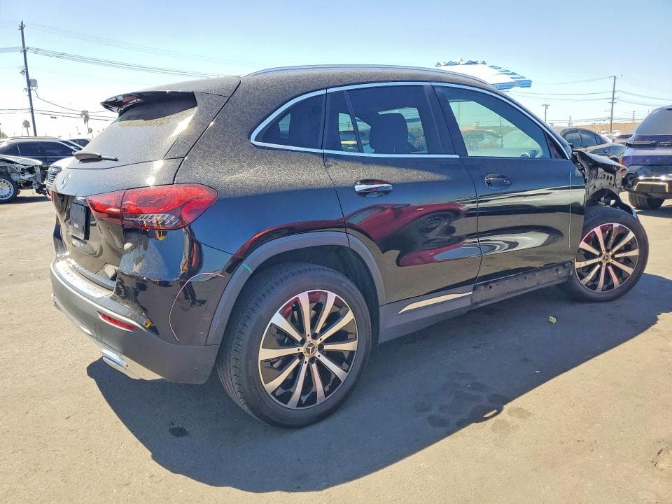 2023 MERCEDES-BENZ GLA 250 3