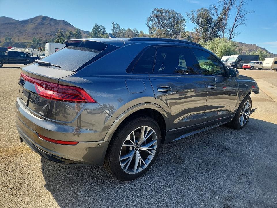 2021 AUDI Q8 PREMIUM 3