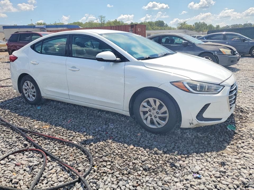 2018 HYUNDAI ELANTRA SE 4