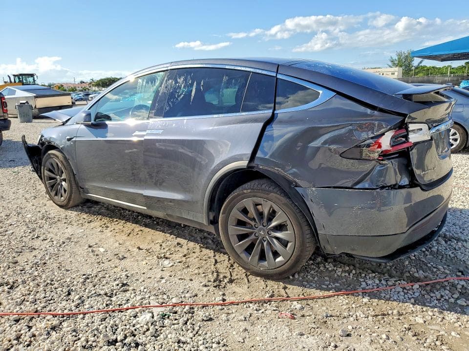 2018 TESLA MODEL X 2