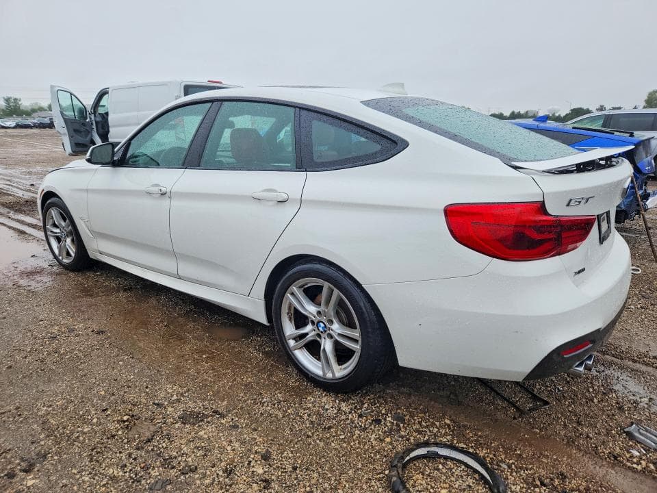 2018 BMW 330 XIGT 2