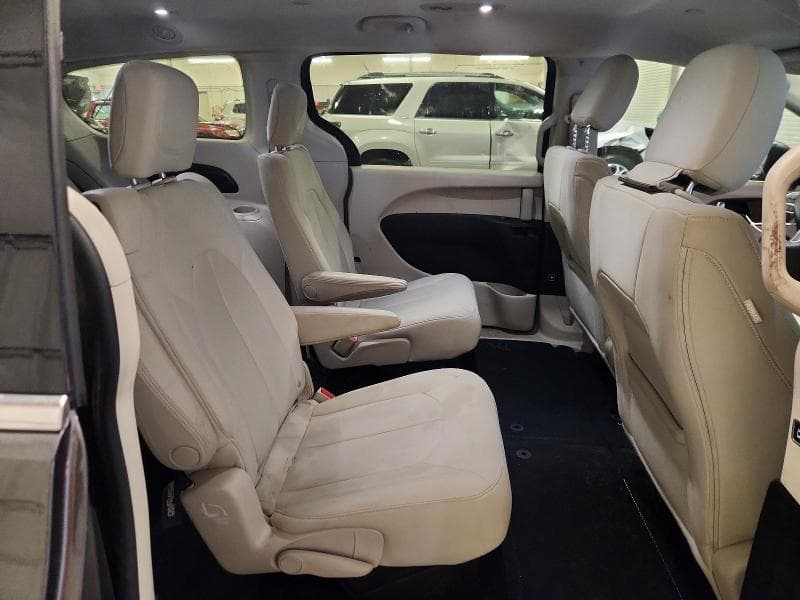 2017 CHRYSLER PACIFICA TOURING 11