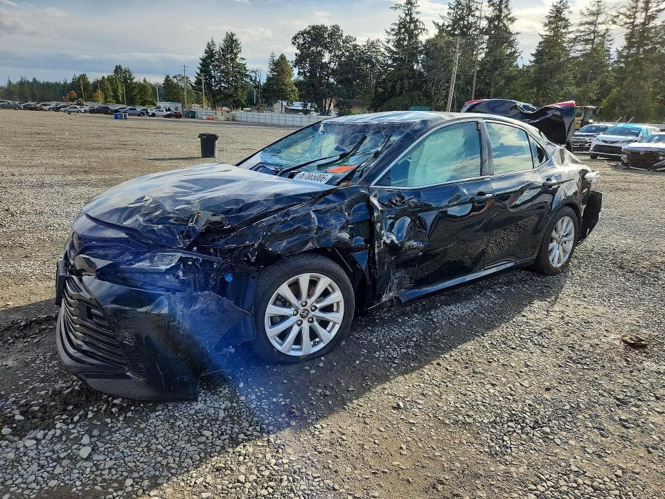 2018 TOYOTA CAMRY LE - 1