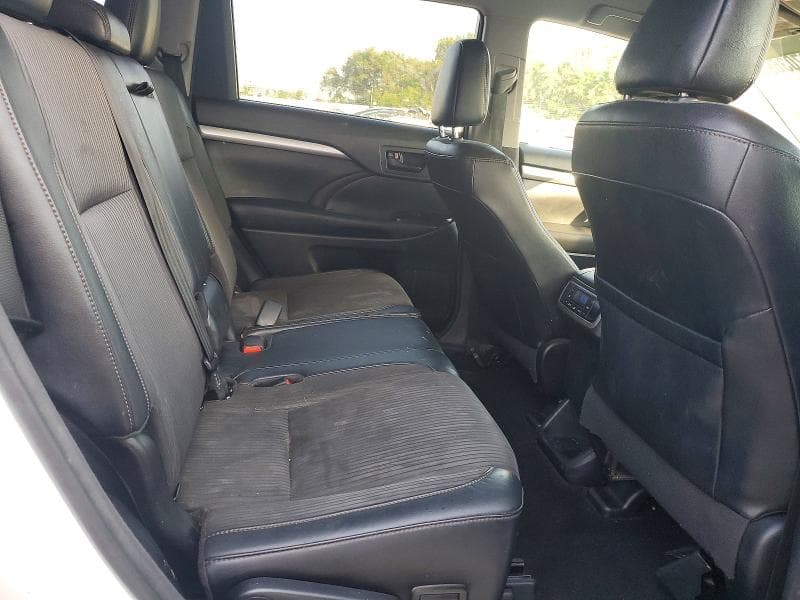 2017 TOYOTA HIGHLANDER LE PLUS 11